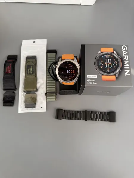Garmin Fenix 8 titan stare bun
