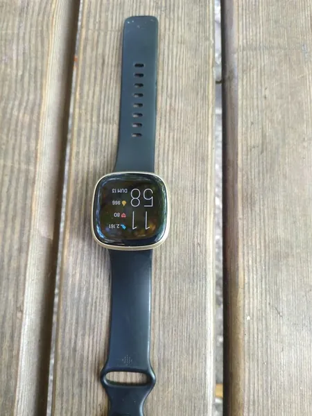 Fitbit Versa 3 aluminiu stare bun