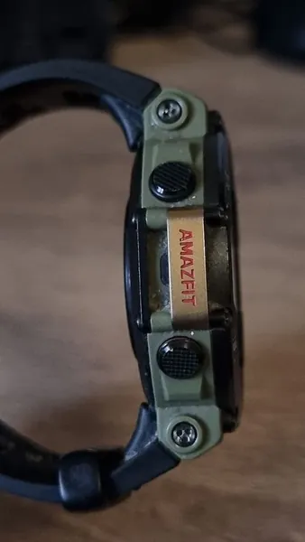 Amazfit T-Rex 2 plastic stare bun