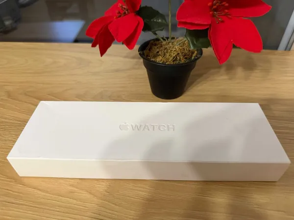Apple Watch Series 11 MFCA4MP/A aluminiu stare nou