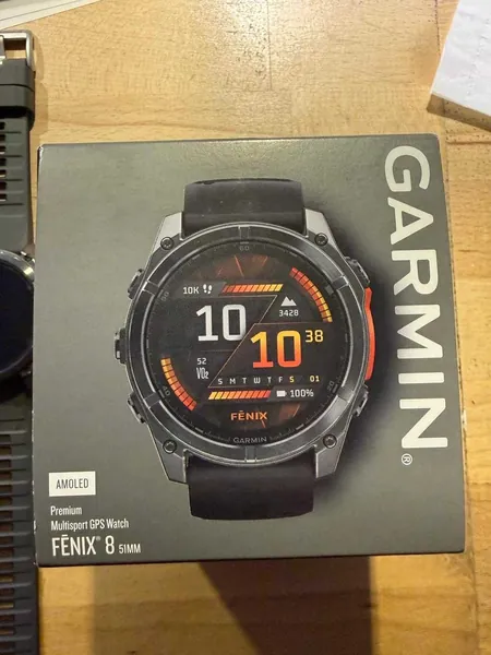 Garmin Fenix 8 titan stare bun