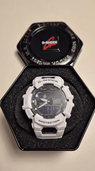 Casio G-Squad GBA-900 GBA-900-7AER plastic stare excelent