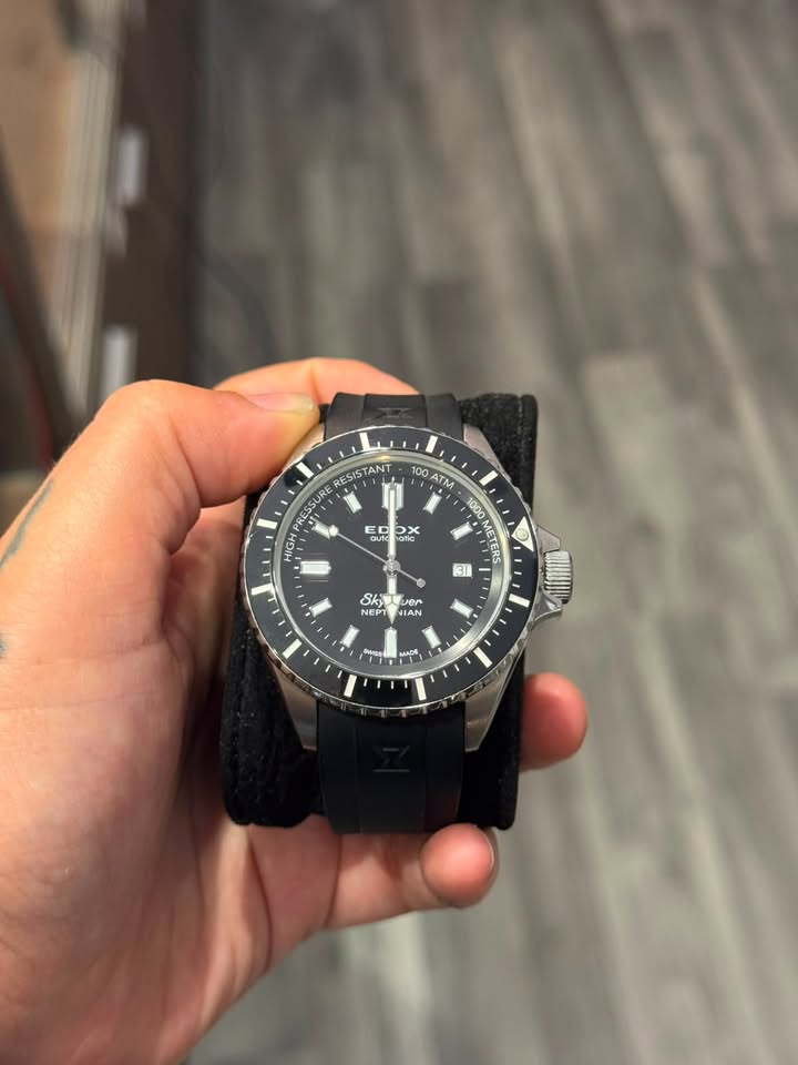 Edox SkyDiver Neptunian otel stare bun