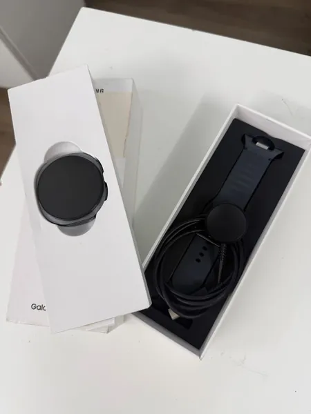 Samsung Galaxy Watch 8 aluminiu stare bun