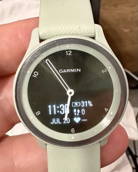 Garmin Vívomove Sport otel stare bun