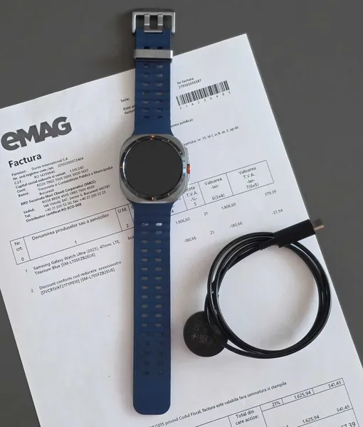 Samsung Galaxy Watch Ultra (2025) titan stare bun