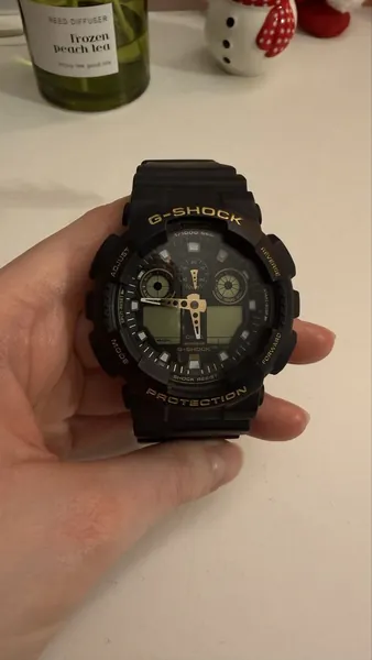 Casio GA-100GBX plastic stare excelent