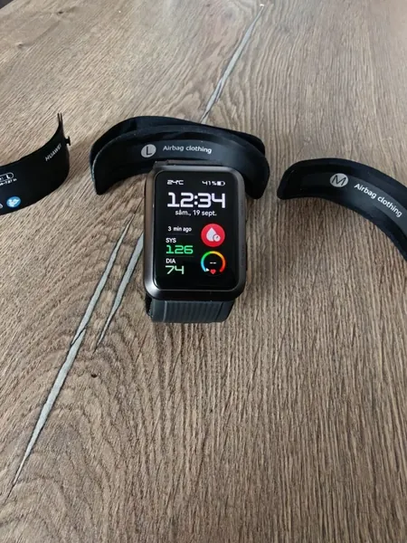 Huawei Watch D aluminiu stare bun