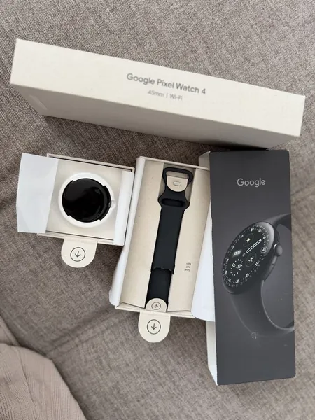 Google Pixel Watch 4 otel stare bun