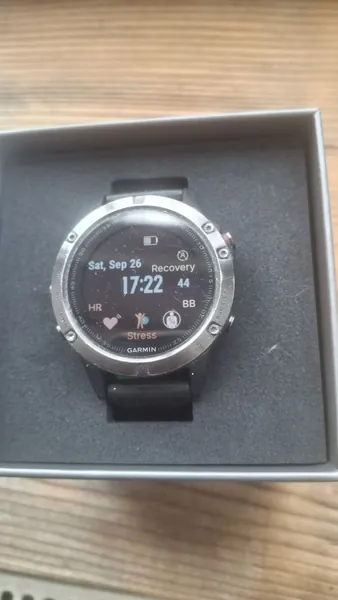 Garmin Fenix 5 otel stare bun