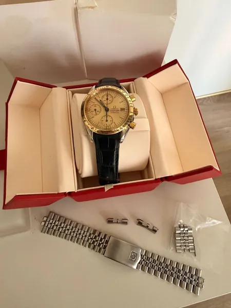 Omega Speedmaster Reduced Chronograph aur stare bun
