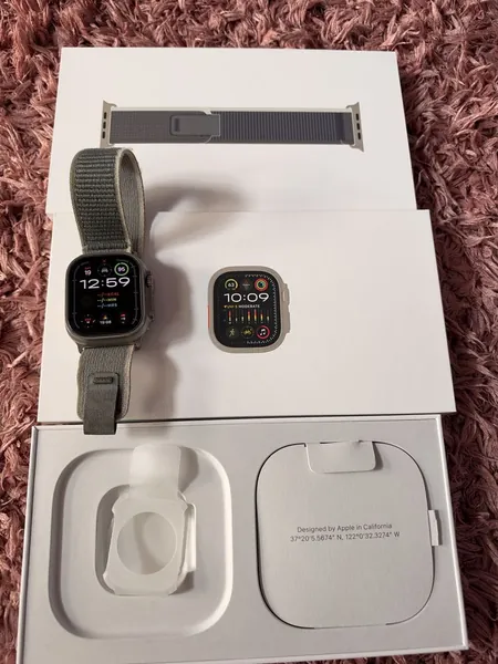 Apple Watch Ultra 2 titan stare bun