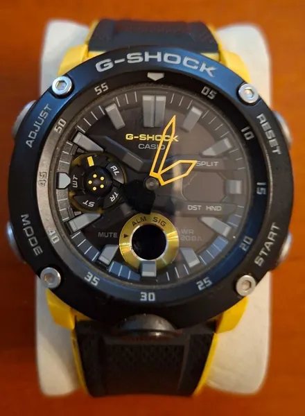 Casio G-Shock GA-2000 Carbon Core carbon stare bun
