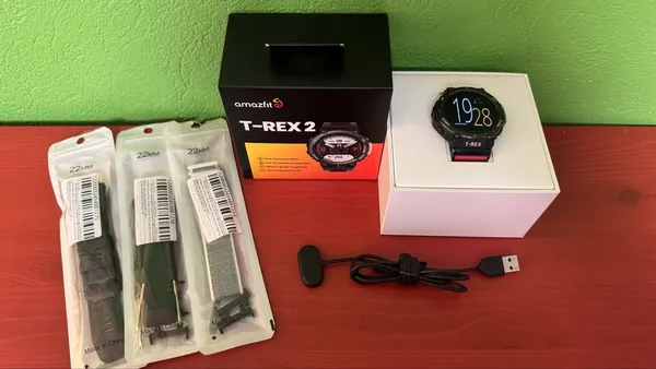 Amazfit T-Rex 2 plastic stare bun