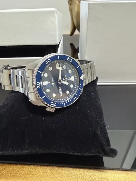 Seiko 5 Sports SRPD51K1 otel stare bun