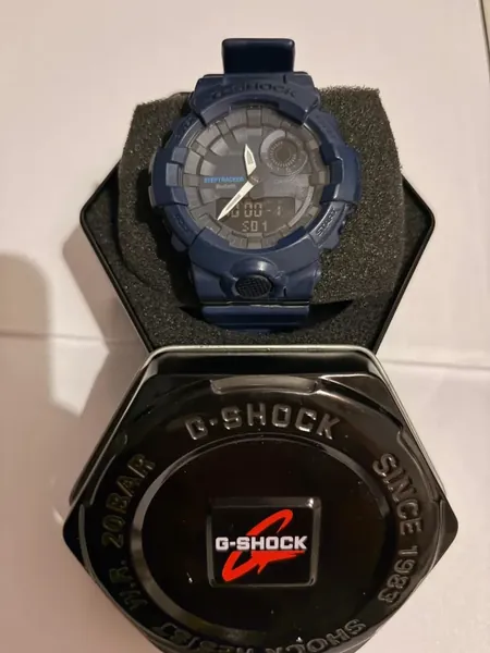 Casio G-Shock Steptracker plastic stare bun