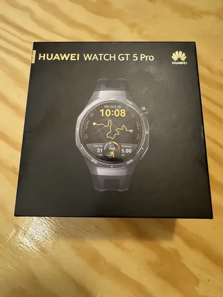 Huawei Watch GT 5 Pro stare bun