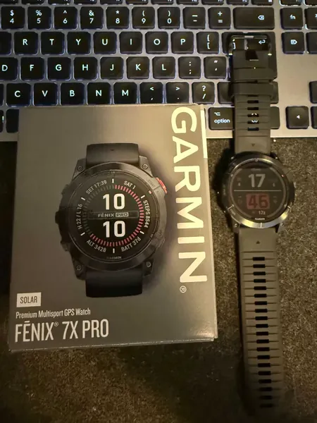 Garmin Fenix 7X Pro Solar stare bun