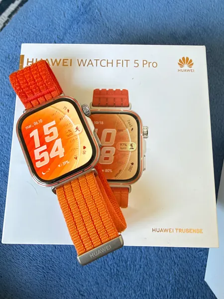Huawei Watch Fit 5 Pro stare bun