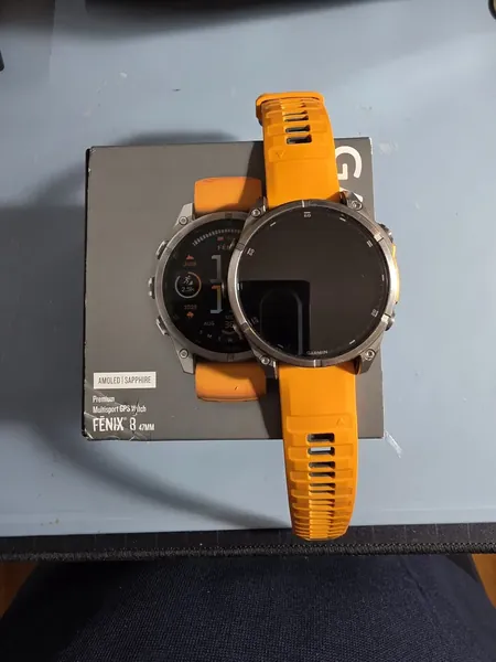 Garmin Fenix 8 AMOLED Sapphire titan stare bun