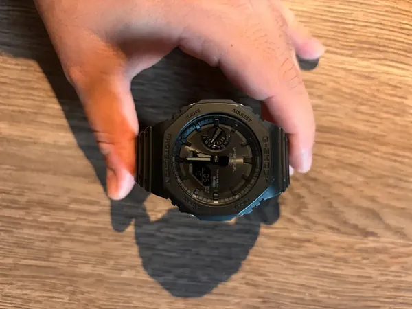 Casio G-Shock GA-B2100 GA-B2100-1A1ER plastic stare bun
