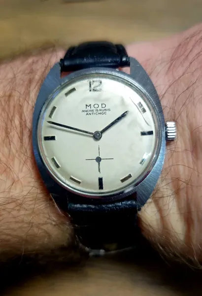 MOD Ancre 15 Rubis Antichoc anii '60-'70 stare bun