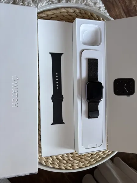 Apple Watch Series 4 Space Gray aluminiu stare bun