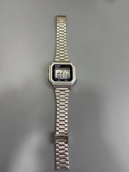 Casio Vintage B650WB stare bun