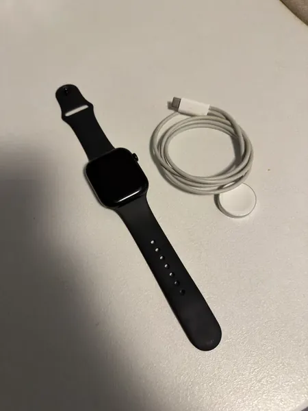 Apple Watch Series 10 Jet Black aluminiu stare bun