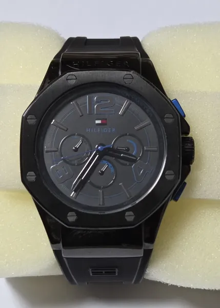 Tommy Hilfiger Chronograph Eton Black Blue 1790912 stare bun