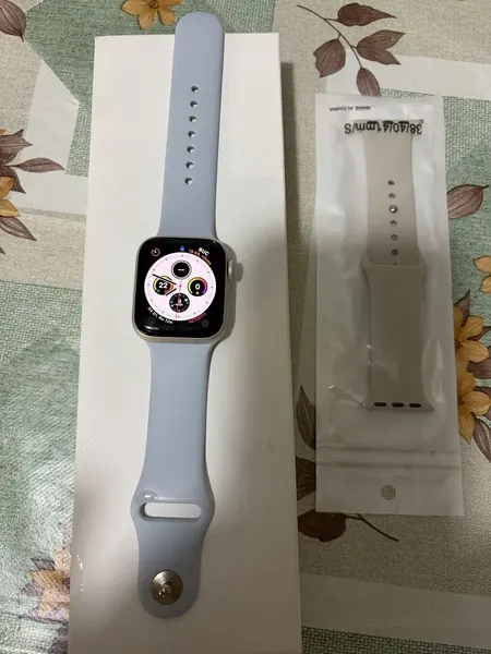 Apple Watch SE 2 Starlight aluminiu stare bun