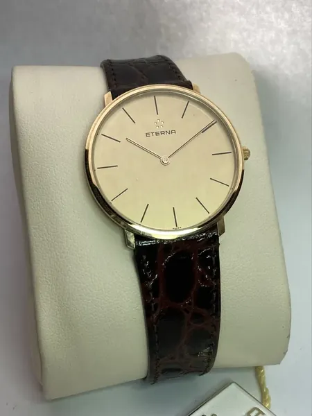 Eterna Classic 14kt Gold NOS 1990s aur stare nou