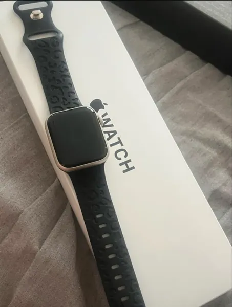 Apple Watch SE 3 Starlight aluminiu stare bun