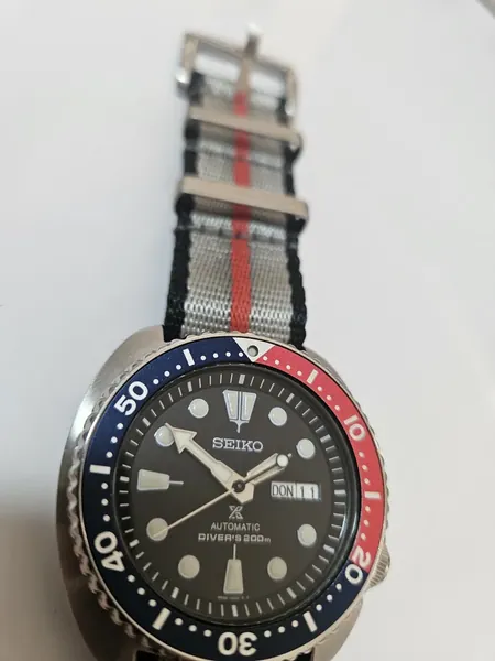 Seiko Prospex Turtle Pepsi oțel stare bun