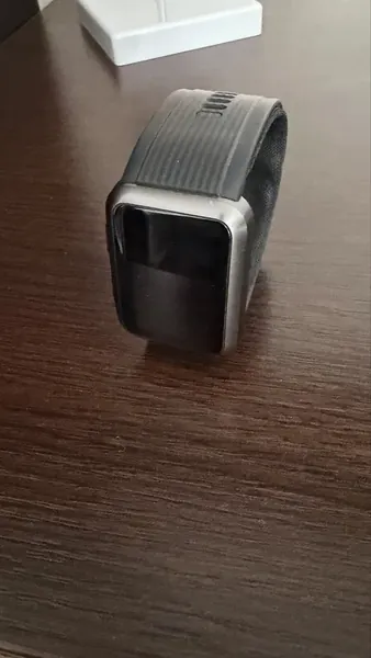 Huawei Watch D stare bun
