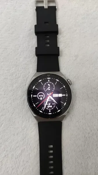Huawei Watch GT 3 Pro titan stare bun