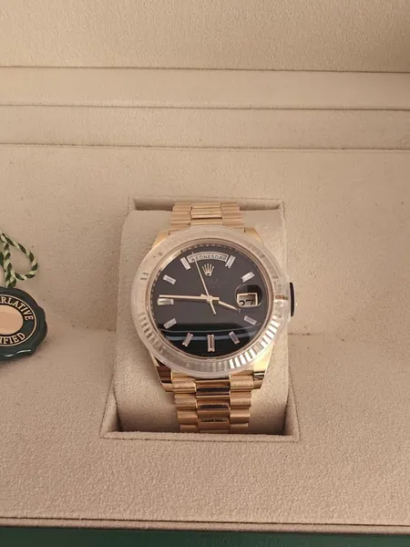 Rolex Day-Date 40mm Onyx Diamond Yellow Gold 228238 aur stare bun