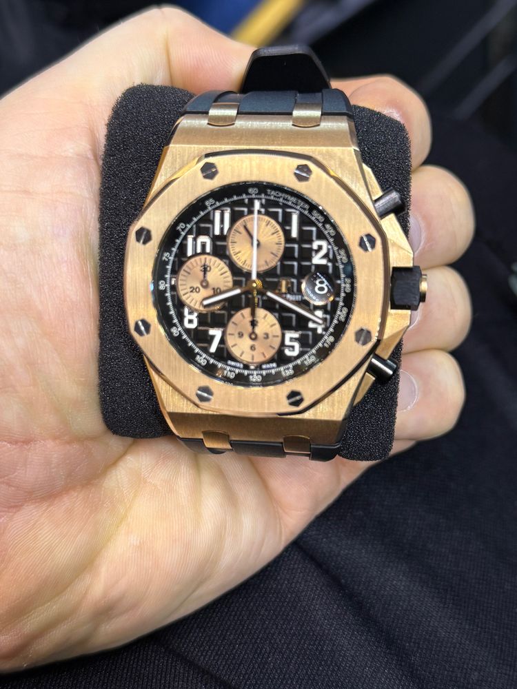 Audemars Piguet Royal Oak Offshore Chronograph aur stare bun