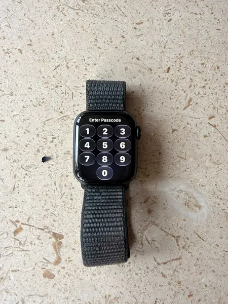 Apple Watch Series 9 stare bun