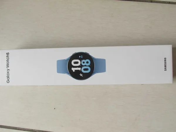 Samsung Galaxy Watch 5 Sapphire stare nou