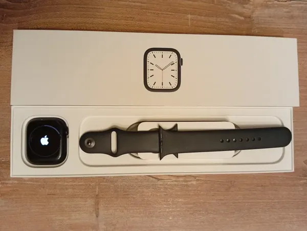 Apple Watch Series 7 Midnight stare nou