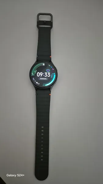 Samsung Galaxy Watch 7 stare bun