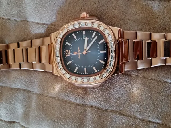POEDAGAR Nautilus-style Baguette Bezel Rose Gold alt material stare bun