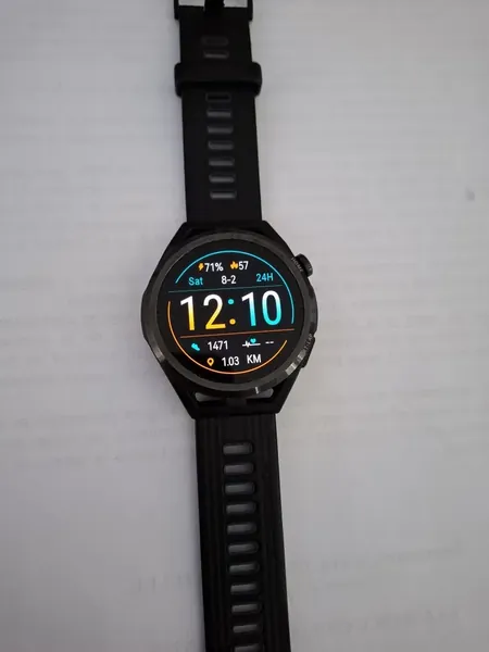 Huawei Watch GT Runner Black stare bun