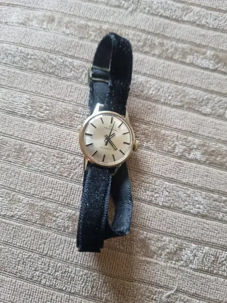 Helvetia Automatic aur 14K aur stare bun