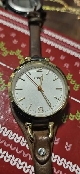 Fossil Georgia Gold Leather alt material stare bun