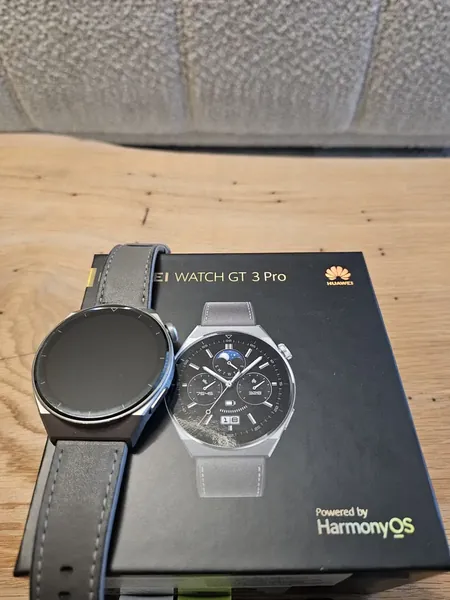 Huawei Watch GT 3 Pro Titanium titan stare bun