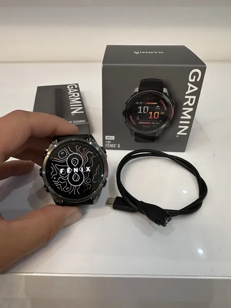 Garmin Fenix 8 AMOLED 47mm alt material stare bun