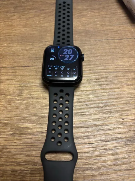 Apple Watch Series 7 Nike 45mm aluminiu stare bun