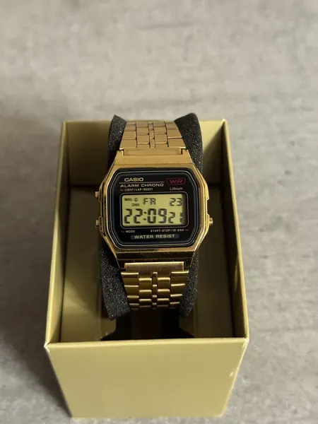 Casio A159 Gold Alarm Chrono alt material stare excelent